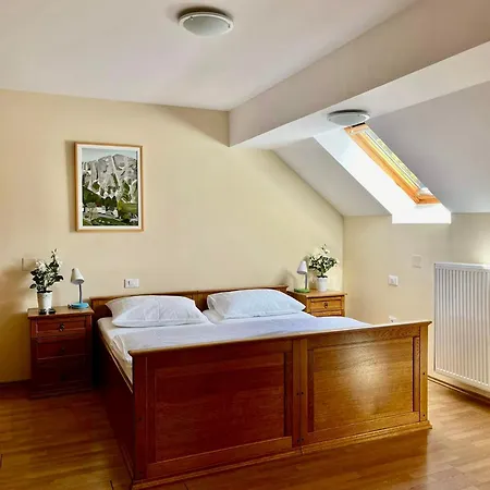 Hotell Alpine 2*