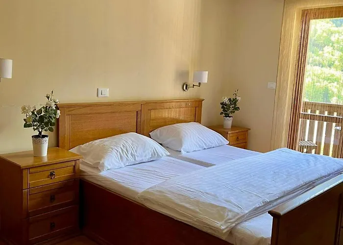 Alpine Hotel Log pod Mangartom