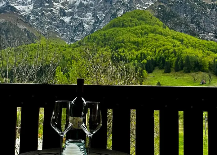 Alpine Hotel Log pod Mangartom