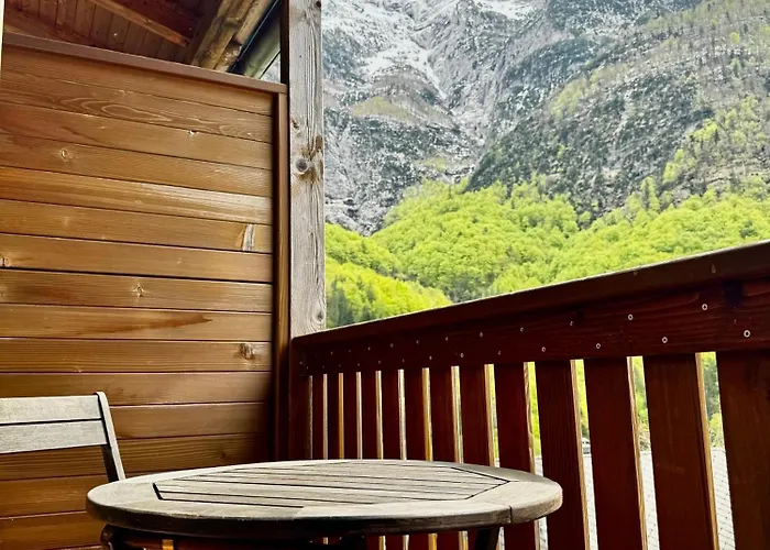 Hotel Alpine Log pod Mangartom