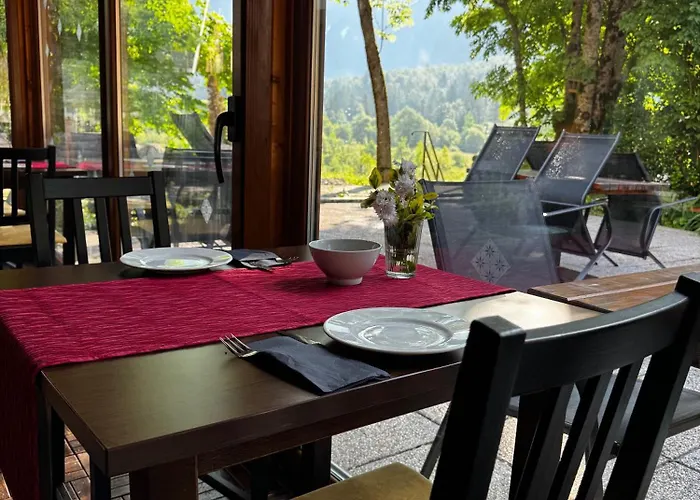 Alpine Hotel Log pod Mangartom